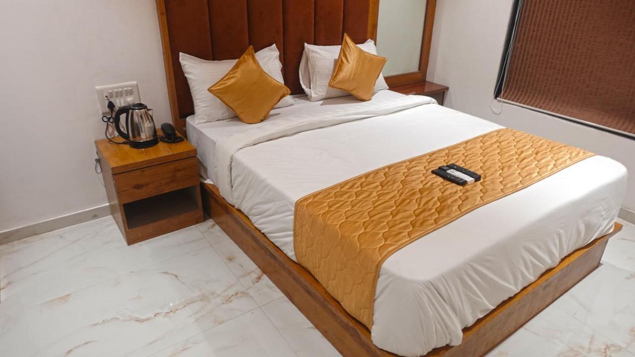 Hotel Palms Residency, Chembur 뭄바이 외부 사진