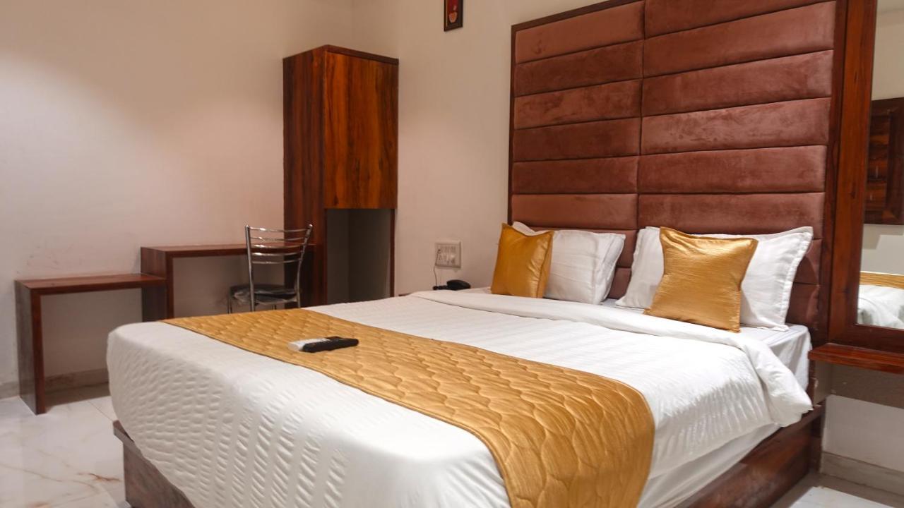Hotel Palms Residency, Chembur 뭄바이 외부 사진