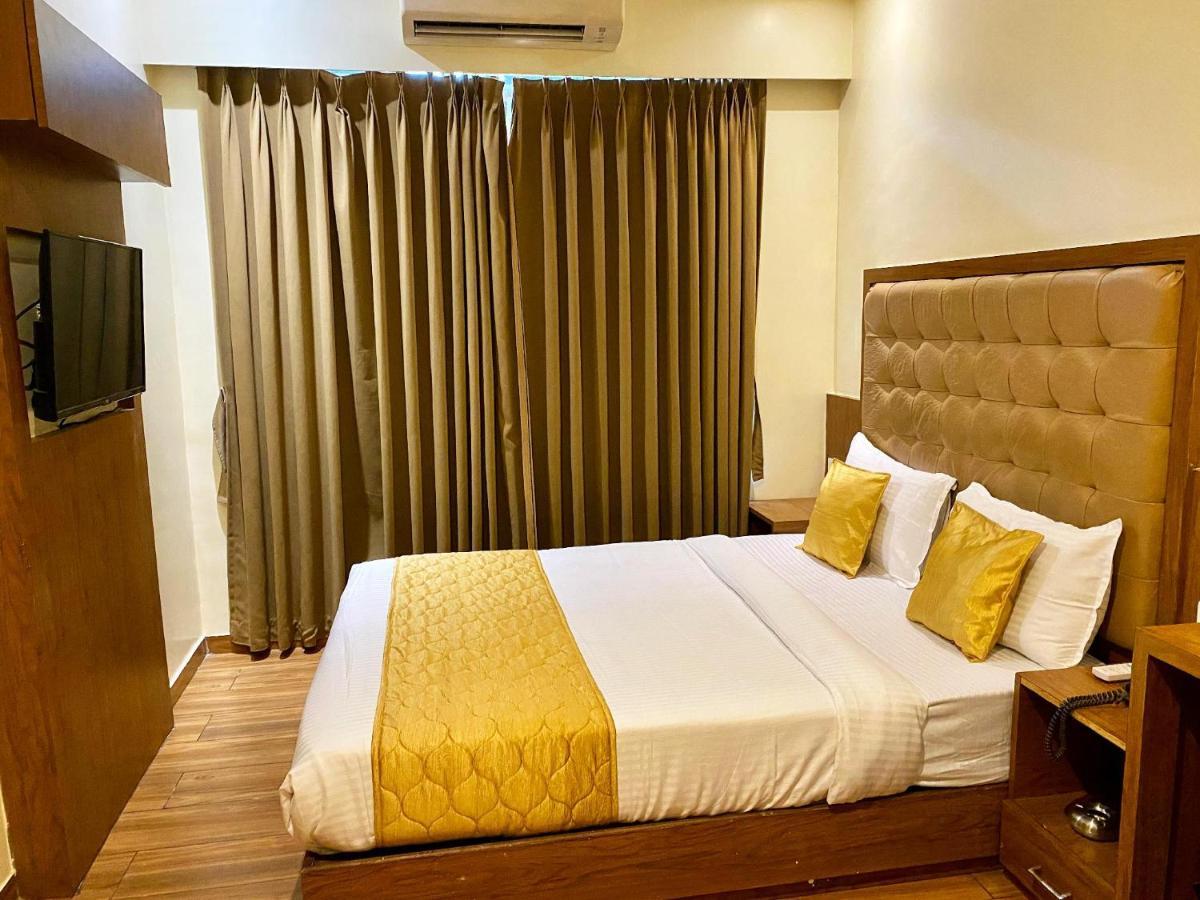 Hotel Palms Residency, Chembur 뭄바이 외부 사진